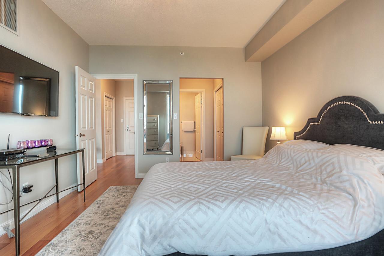 Sunset Waterfront Resort By Kelownacondorentals Luaran gambar